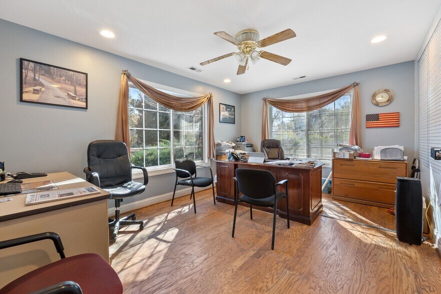 More Photos Of 7185 Burke Ln, Warrenton Industrial For Lease