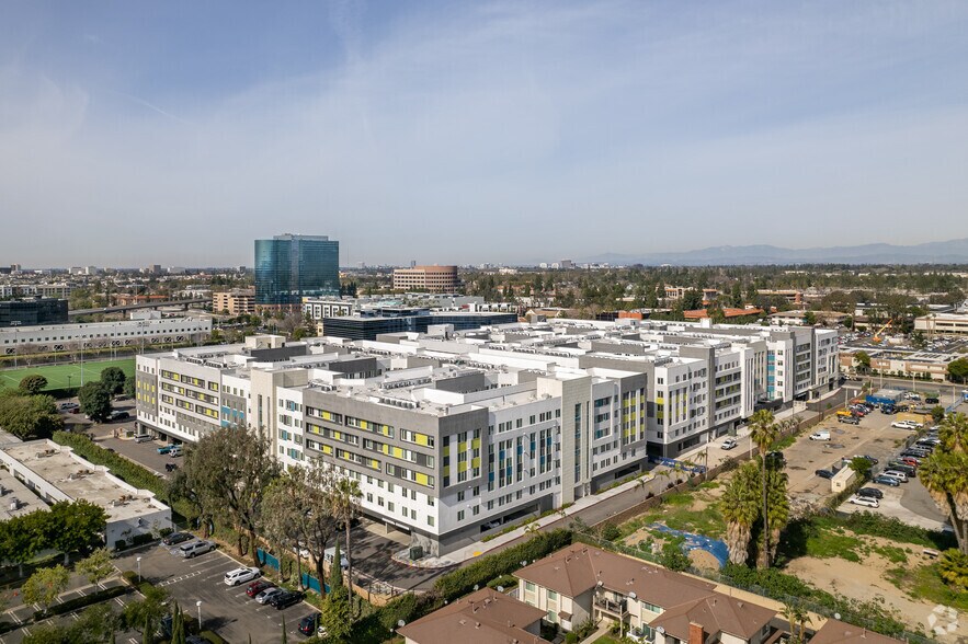 More Photos Of 2112-2116 E 1st St, Santa Ana Apartments For Lease