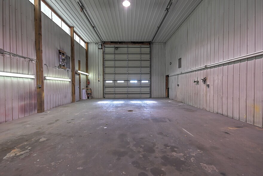 More Photos Of 3930 E Stone Dr, Kingsport Warehouse For Sale