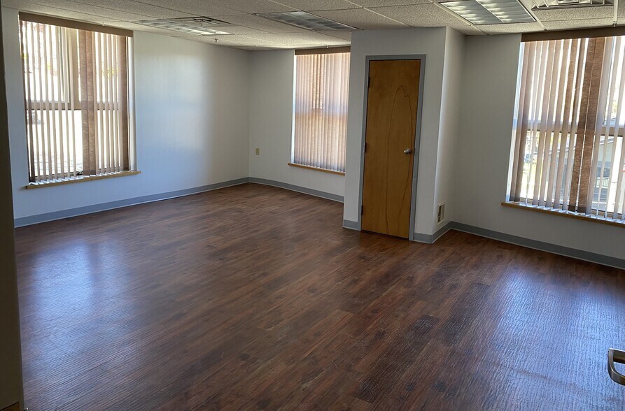 More Photos Of 42-67 Eastern Ave, Saint Johnsbury Loft Creative Space For Lease