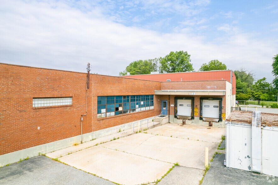 More Photos Of 1039-1041 W Bridge St, Phoenixville Light Manufacturing For Lease