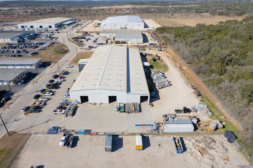 More Photos Of 18740 Goll St, San Antonio Warehouse For Lease