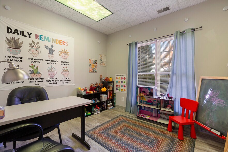 More Photos Of 1300 Gardiner Ln, Louisville Medical For Sale