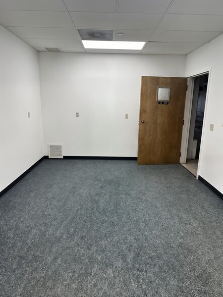 More Photos Of 50 Pearl St, Pittsfield Office For Lease