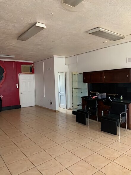 More Photos Of 2048-2050 W Florence Ave, Los Angeles Office For Sale