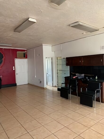 More Photos Of 2048-2050 W Florence Ave, Los Angeles Office For Sale