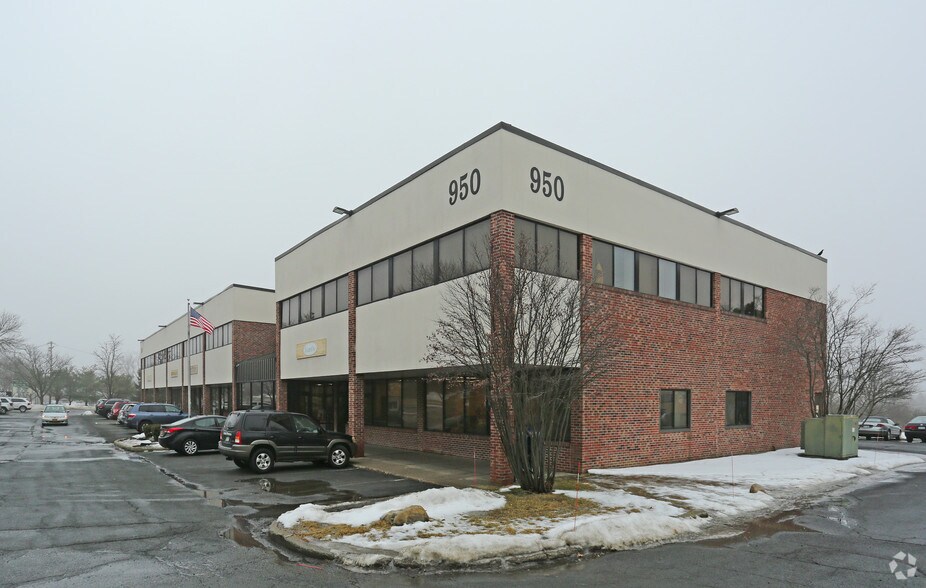 More Photos Of 950 New Loudon Rd, Latham Office For Lease