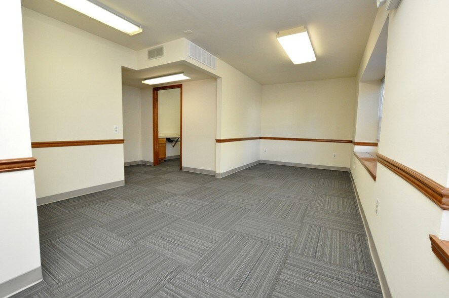 More Photos Of 710 E Main St, Moorestown Unknown For Lease