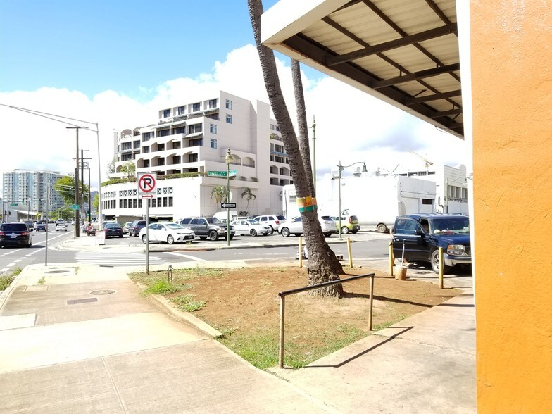 More Photos Of 901-905 Kekaulike St, Honolulu Storefront Retail Residential For Sale