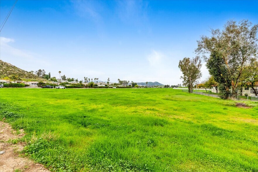 More Photos Of Chambers Street & Buena Vista St, Hemet Land For Sale