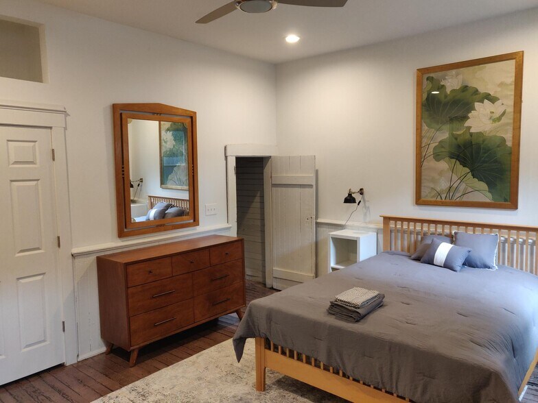 More Photos Of 927 E Madison St, Louisville Warehouse For Sale