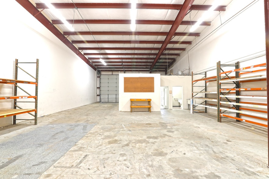 More Photos Of 25275 Budde Rd, Spring Light Distribution For Lease