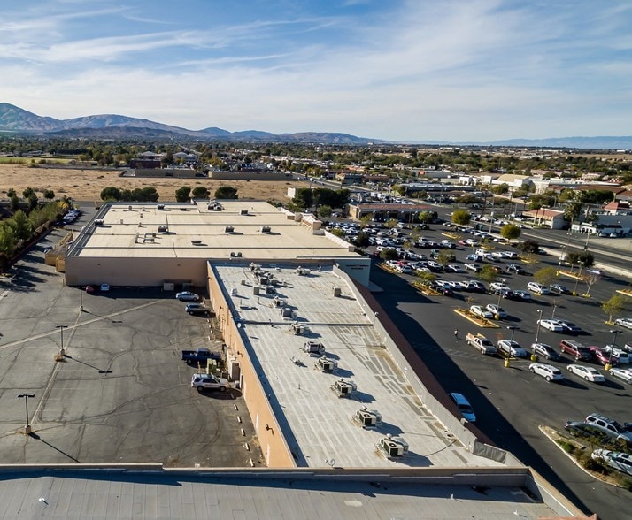 More Photos Of 2616 E Palmdale Blvd, Palmdale Supermarket For Sale