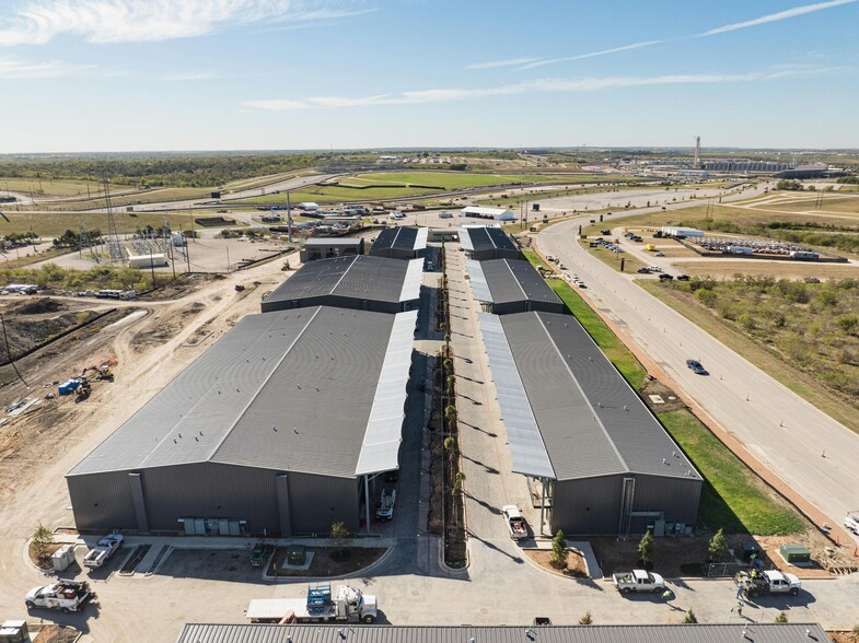 More Photos Of 8001 Circuit of the Americas #100 blvd, Del Valle Showroom For Sale