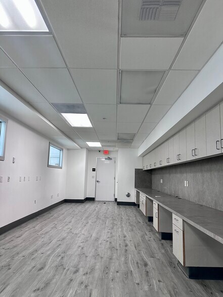 More Photos Of 8158 Beverly Blvd, Los Angeles Medical For Sale