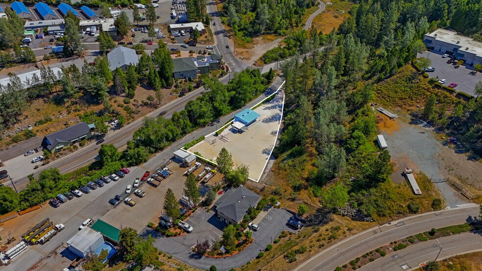 More Photos Of 1025 Idaho Maryland Rd, Grass Valley Warehouse For Lease