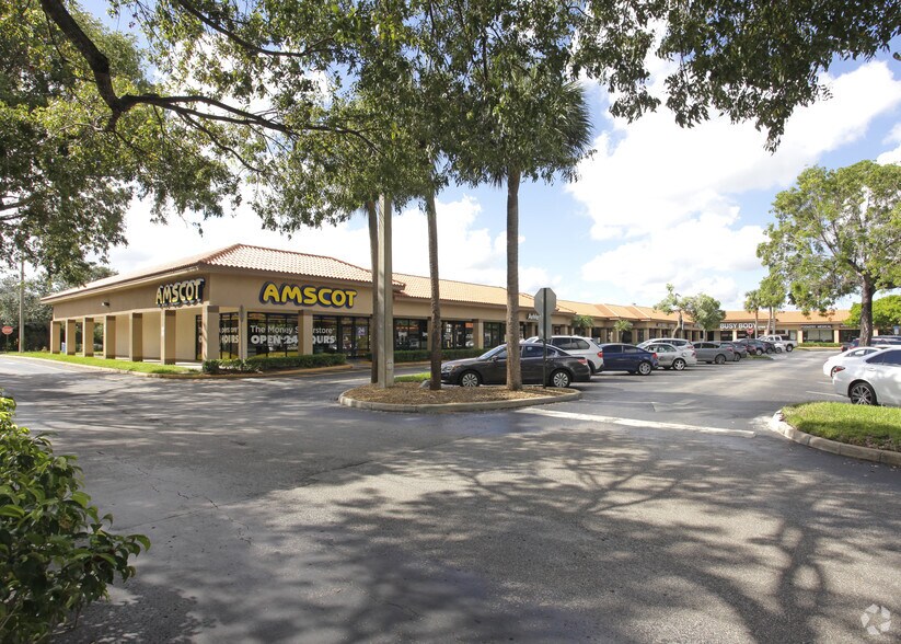 More Photos Of 100-352 S Flamingo Rd, Pembroke Pines General Retail For Lease