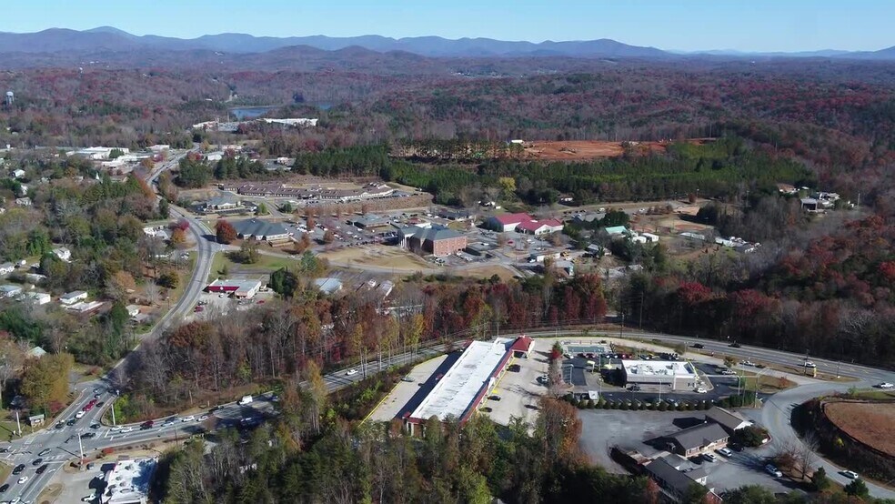 More Photos Of 20 Mountain Dr, Dahlonega Hotel For Sale