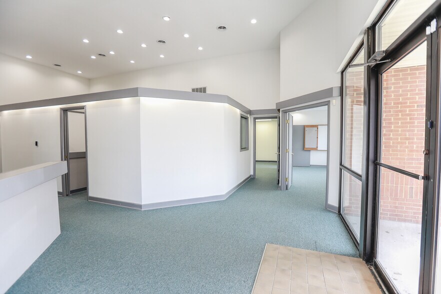 More Photos Of 11835 Canon Blvd, Newport News Office For Lease