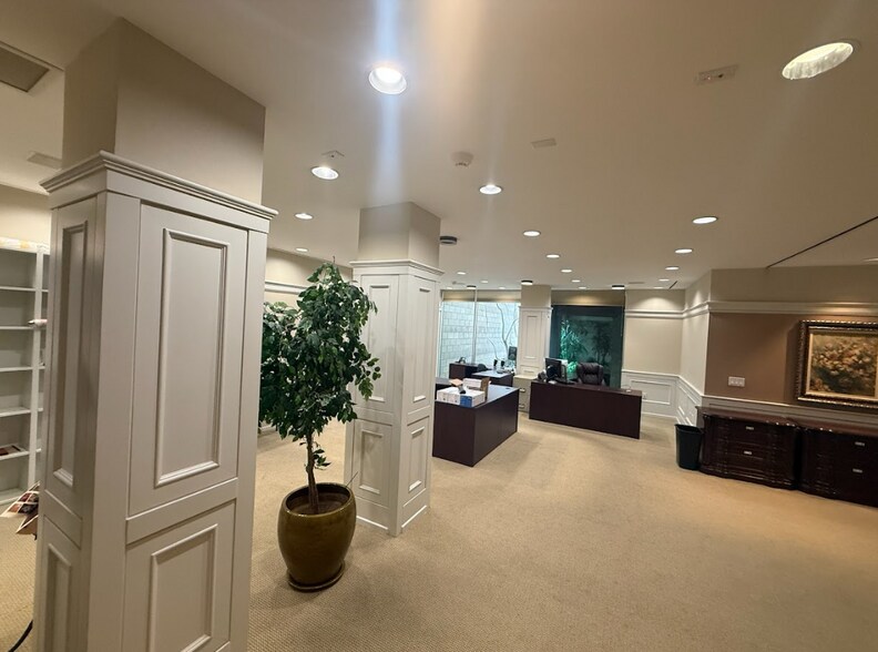 More Photos Of 7917 Ivanhoe Ave, La Jolla Office For Lease