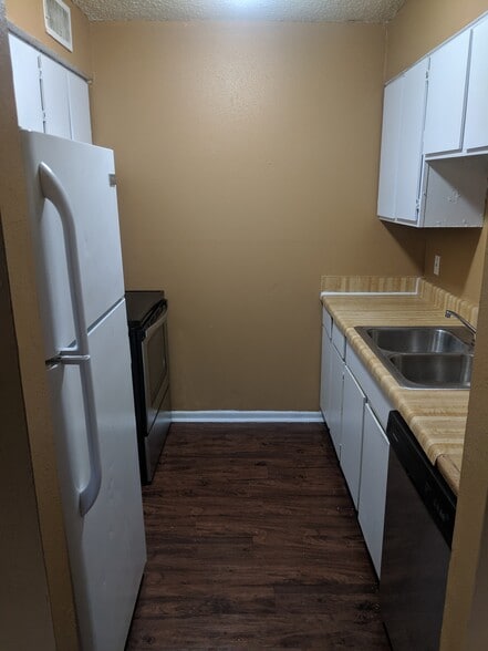 More Photos Of 401 Pinchback Rd, Beaumont Apartments For Sale