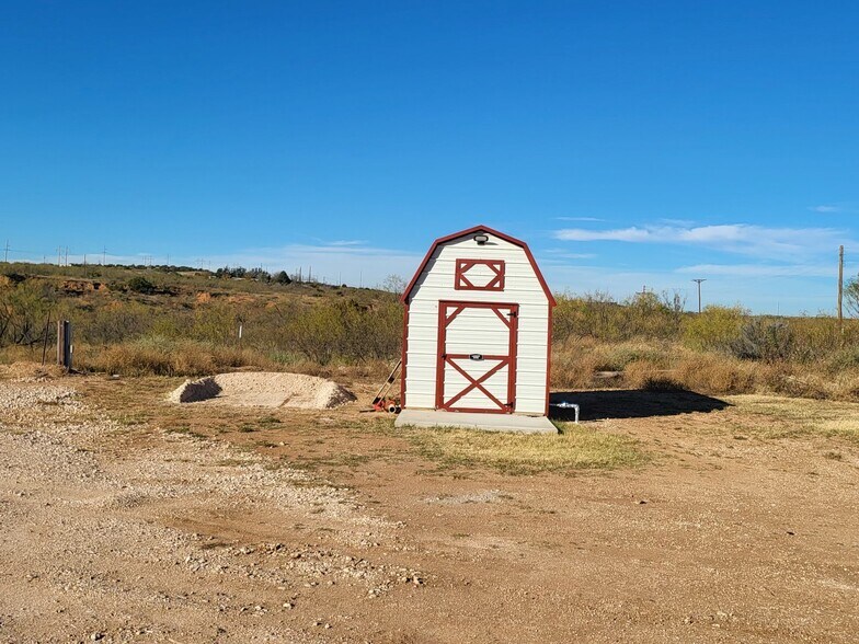More Photos Of 1509 W 8th St, Post Land For Sale