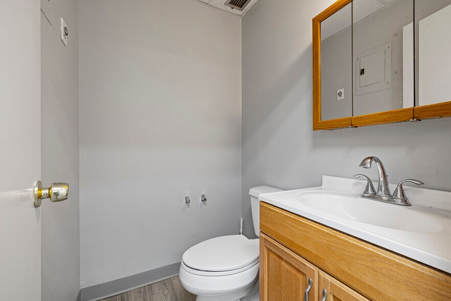 More Photos Of 71 E Eckerson Rd, Spring Valley Office For Lease