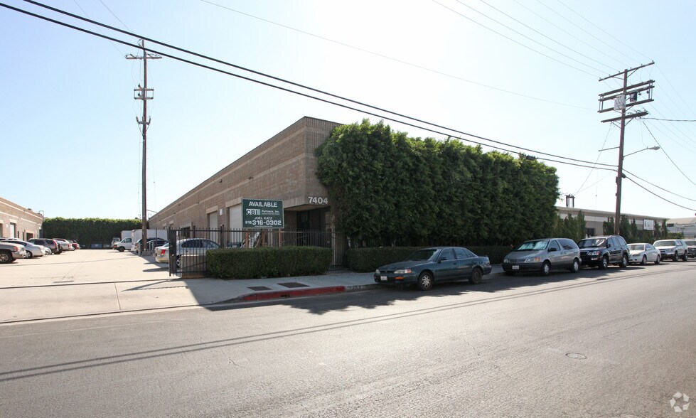 Primary Photo Of 7404 Fulton Ave, North Hollywood Manufacturing For Lease