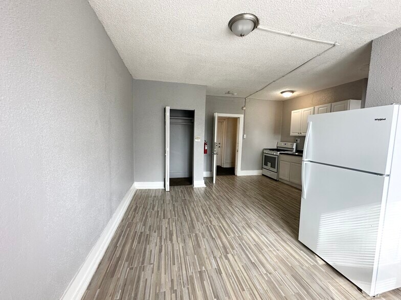 More Photos Of 5300 W Division St, Chicago Apartments For Sale