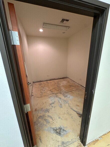 More Photos Of 321 Limestone Ter, Jarrell Medical For Lease