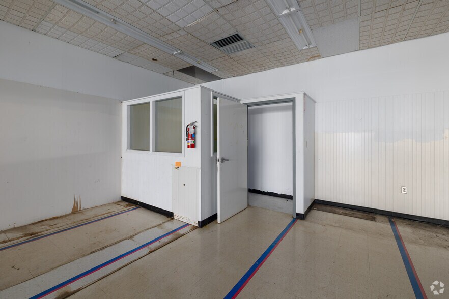 More Photos Of 856 Tennessee Ave, Etowah Drugstore For Lease