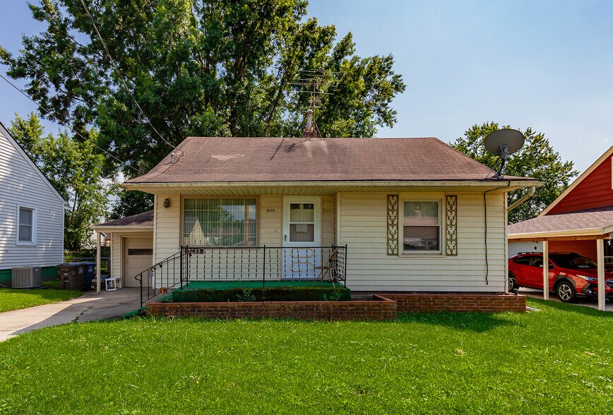 More Photos Of , Des Moines Multifamily For Sale
