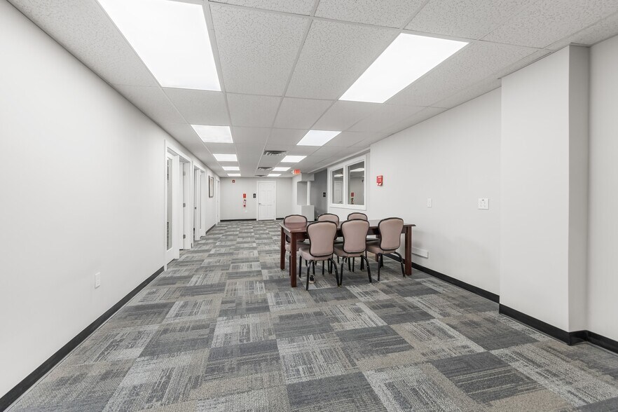 More Photos Of 212 Gateway Blvd, Westville Office Residential For Sale