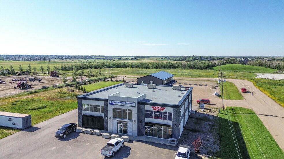 More Photos Of 4805 75 St, Stettler Storefront Retail Office For Sale