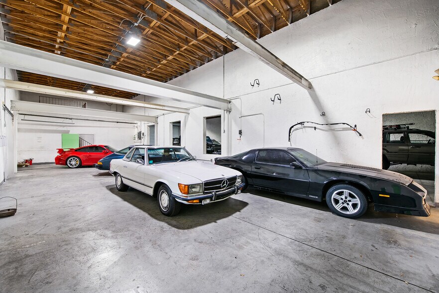 More Photos Of 700-704 N Andrews Ave, Fort Lauderdale Auto Repair For Lease