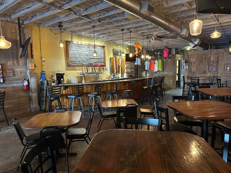 More Photos Of 130 E Goodnight Ave, Aransas Pass Restaurant For Sale