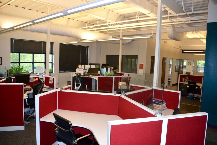 More Photos Of 101 Cosgrove Hill Ave, Chapel Hill Medical For Sale