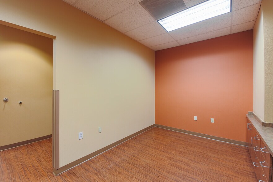 More Photos Of 3270 Joe Battle Blvd, El Paso Medical For Lease