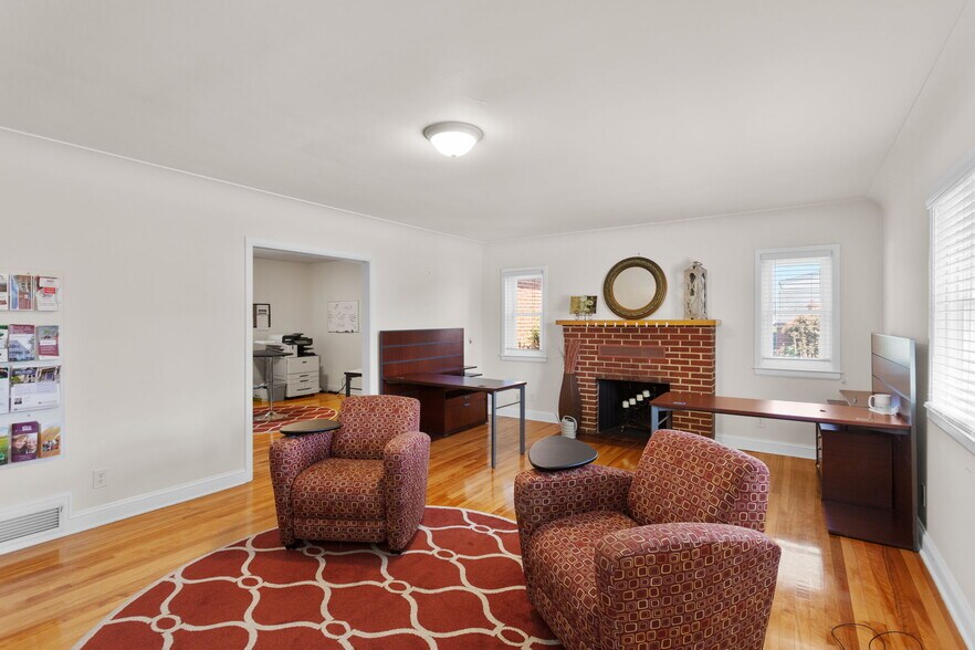 More Photos Of 2352 Jefferson Hwy, Waynesboro Office For Lease