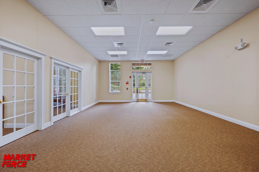More Photos Of 900 State Route 16, Saint Augustine Bank For Lease