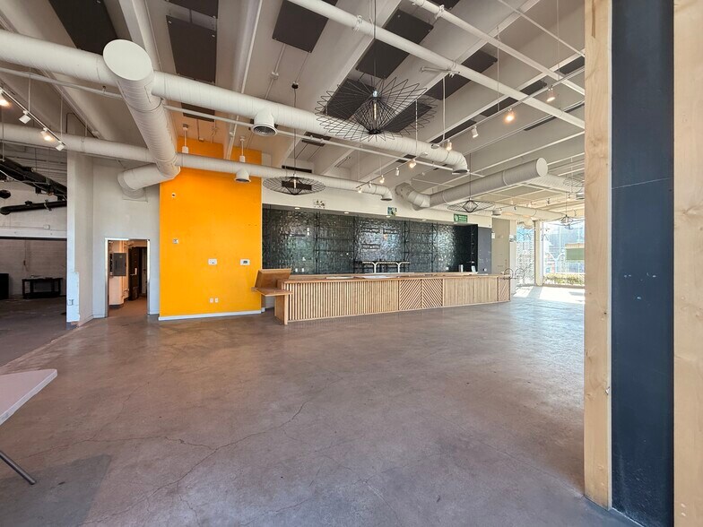 More Photos Of 600 S La Brea Ave, Los Angeles Storefront Retail Residential For Sale