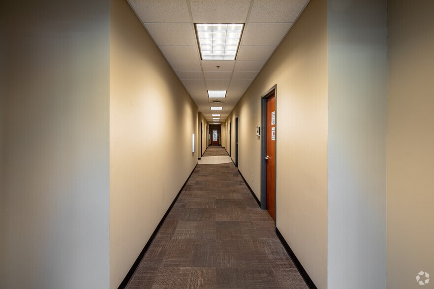 More Photos Of 2900 Lebanon Pike, Nashville Office For Sale