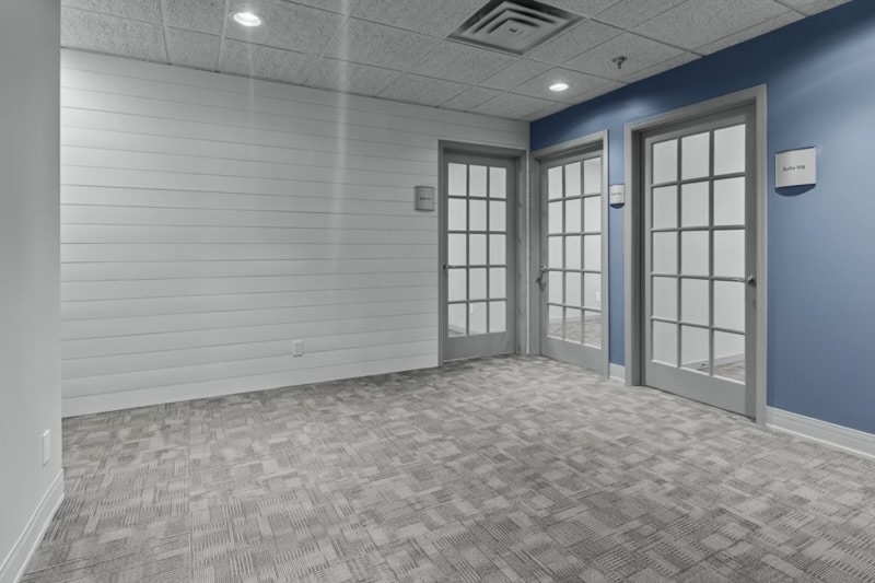 More Photos Of 555 S Perryville Rd, Rockford Office For Lease