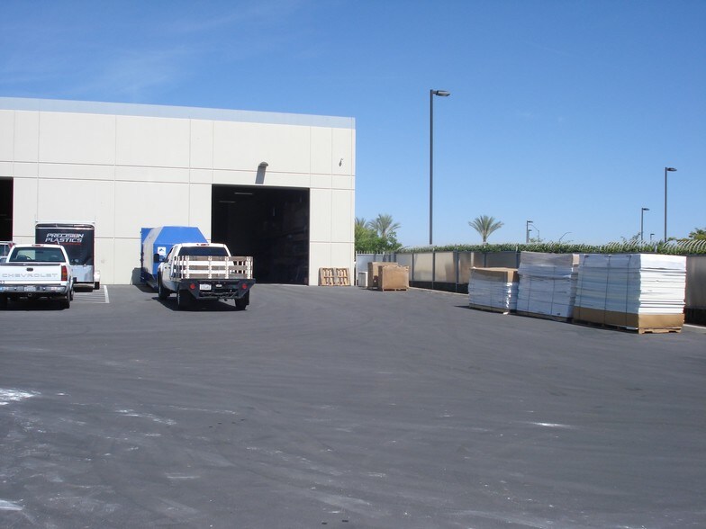More Photos Of 998 N Temperance Ave, Clovis Manufacturing For Sale