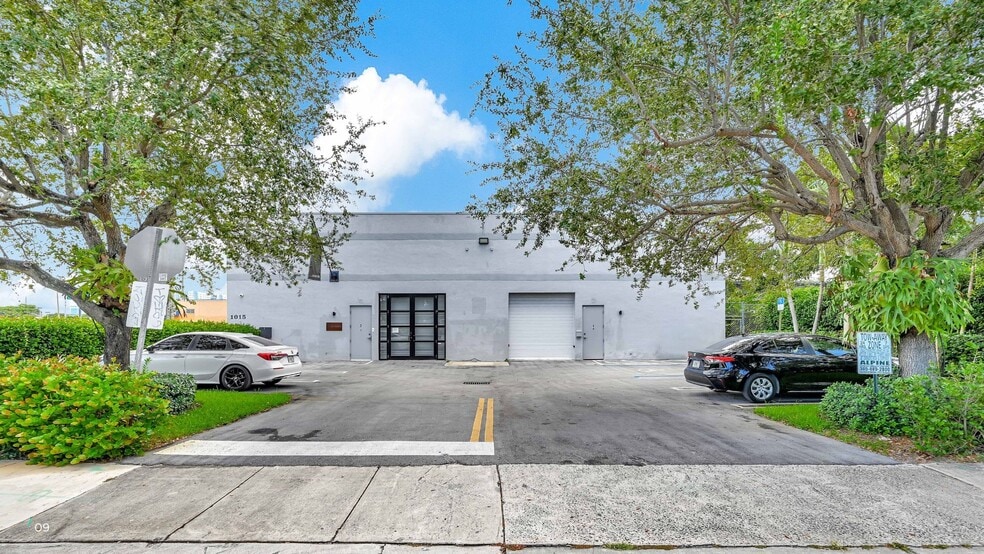 More Photos Of 1015 NW 23rd St, Miami Warehouse For Lease