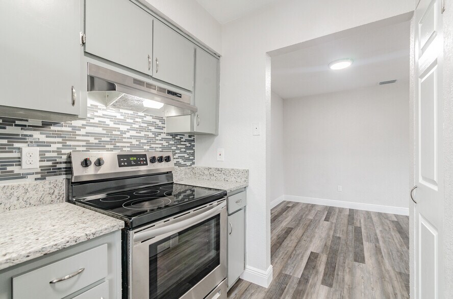 More Photos Of 8412-8420 N Lois Ave, Tampa Apartments For Sale
