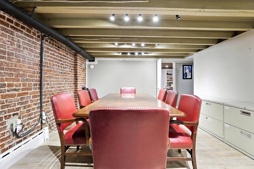 More Photos Of 616 N Washington St, Alexandria Office For Lease