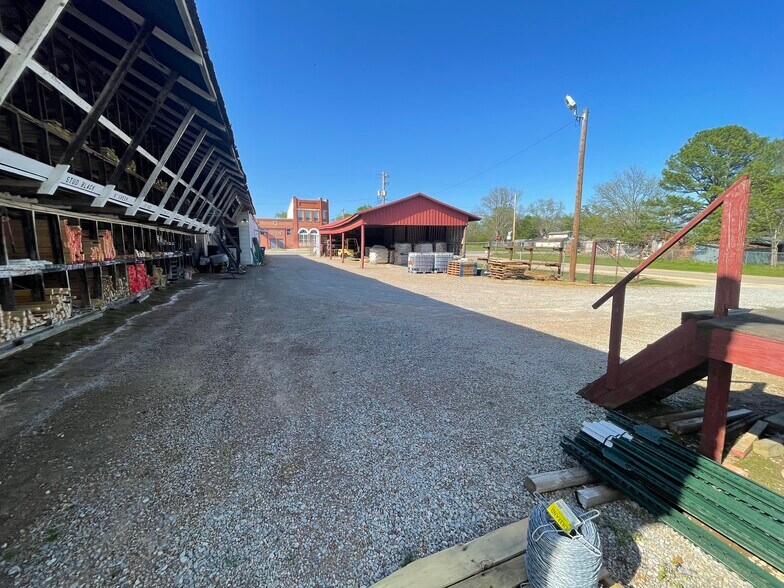 More Photos Of 626 Hunter Ave, Boswell Flex For Sale