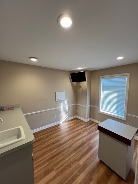 More Photos Of 64821-64845 Van Dyke ave, Washington Medical For Lease