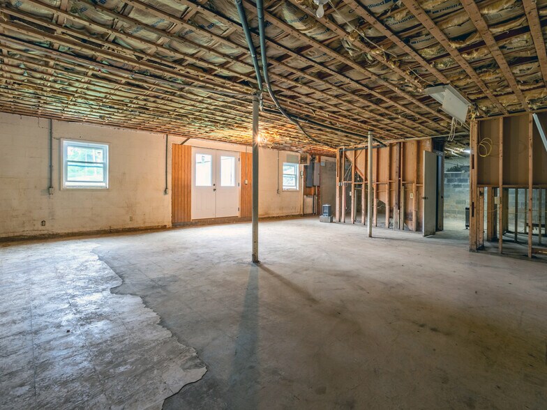 More Photos Of , Bakersville Unknown For Sale